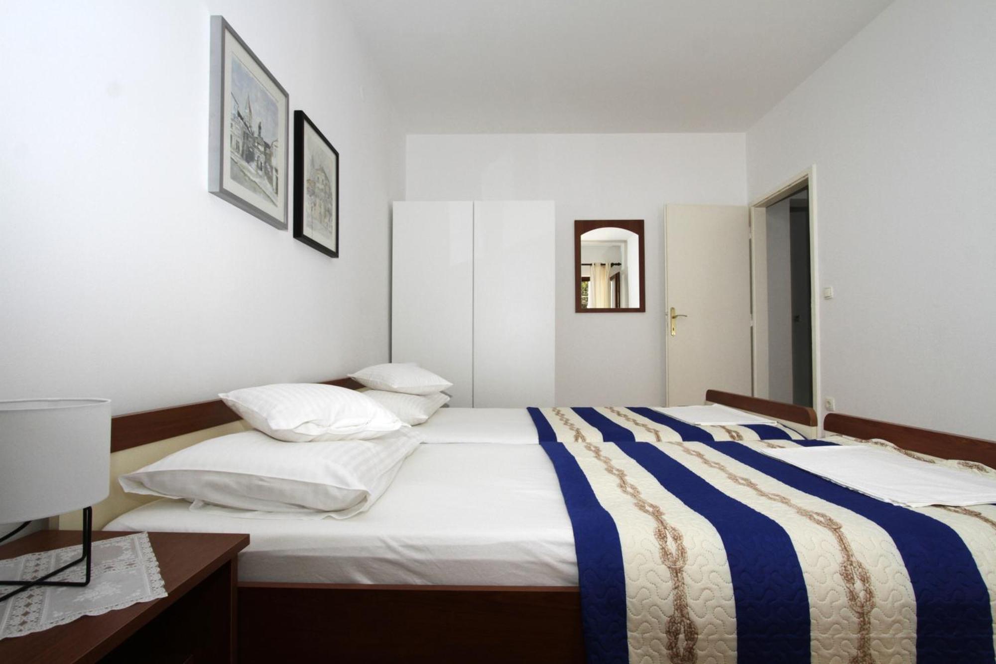 Apartments By The Sea Trogir - 11895 Cameră foto